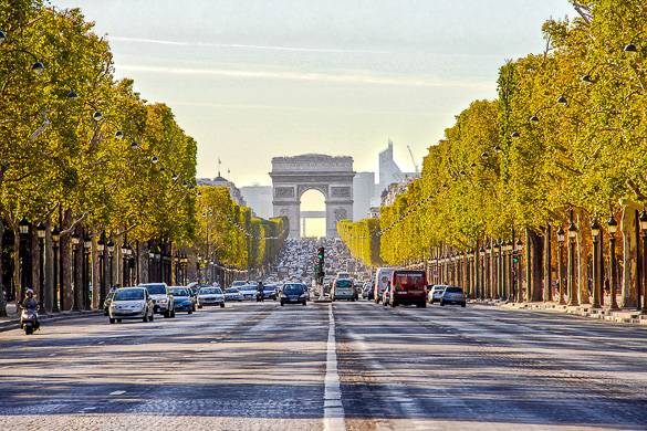 5 Travel Hacks to Not Getting Stuck in the Queue in Paris